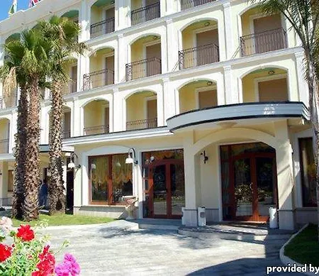 La Perla Hotel 4*