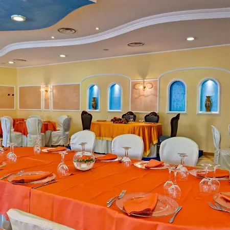 La Perla Hotel