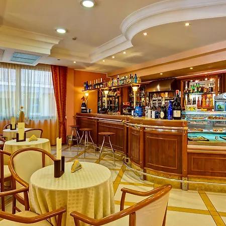 La Perla Hotel
